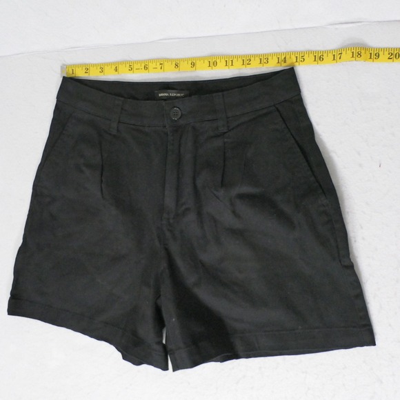 Banana Republic Pants - Banana Republic Womens Shorts 6 Black Pleated Chino Minimalist Office Preppy